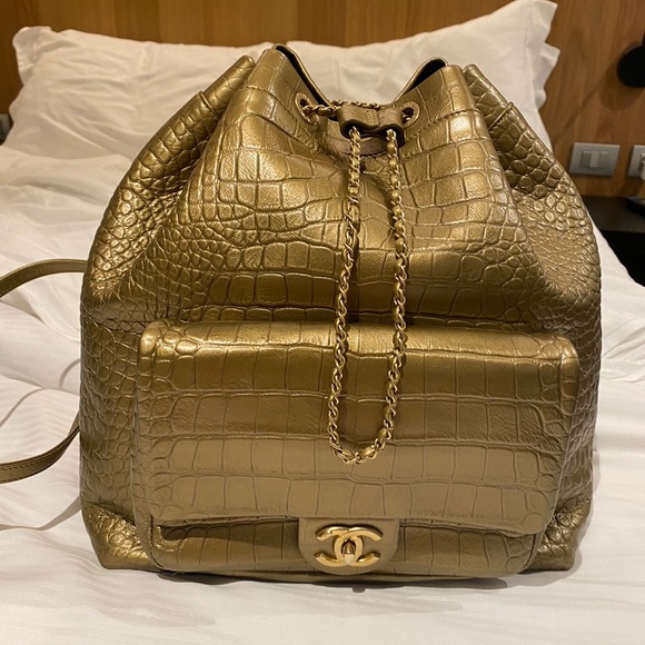 ❌SOLD!!❌ RARE! Chanel Croc Embossed Gold Backpack - Picture 5 of 7